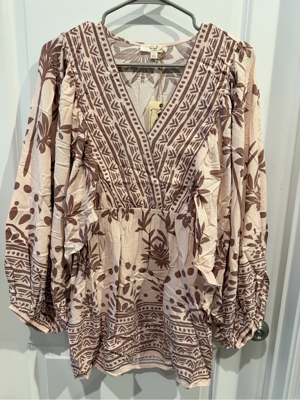 NWT Easel Top Size Large